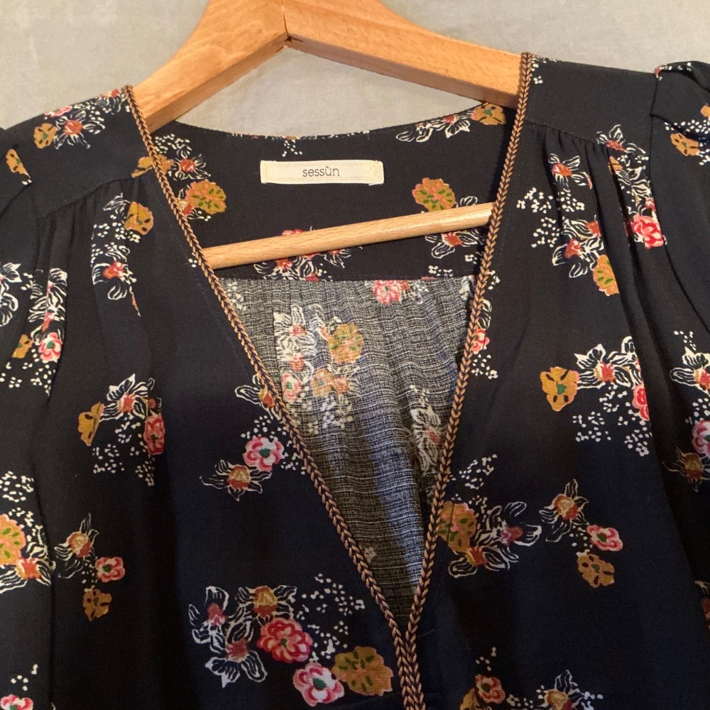 Sessun Jimama Dress, black with floral pattern. - Picture 3 of 12